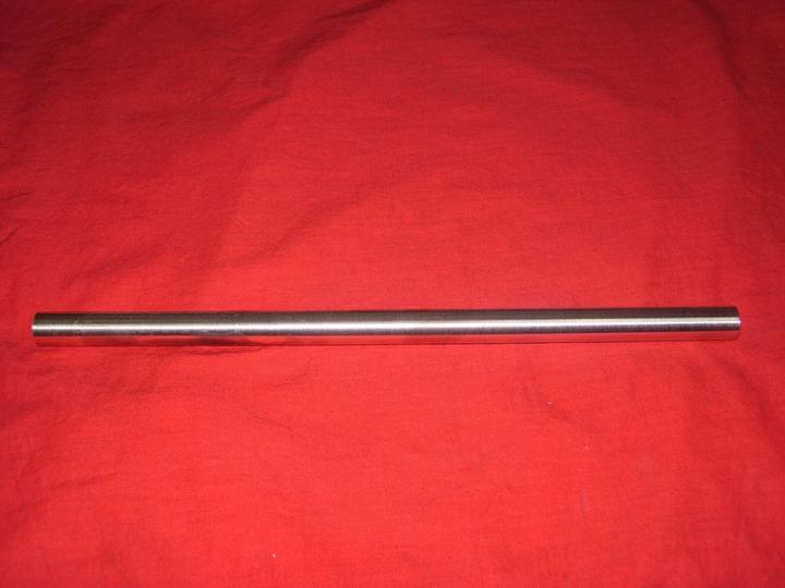 一根精致的硬质合金钨棒